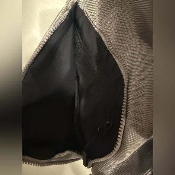 Lululemon Carry Onward Rucksack 12L - Picture 5 of 11